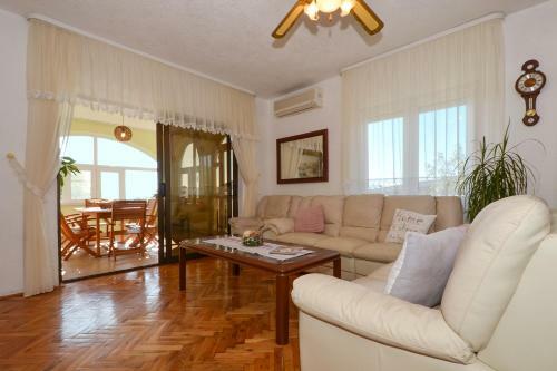 Apartment UNA