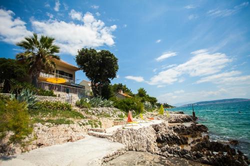 Villa Amarela