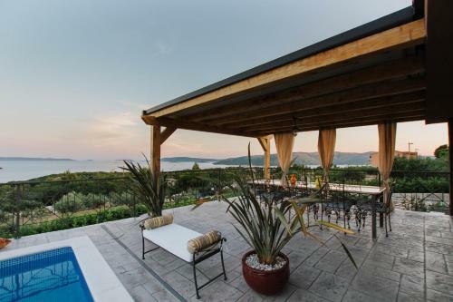 Capri House