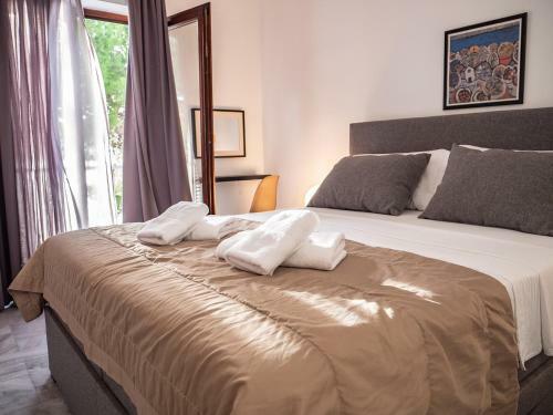 Luxury Villa On The Beach With Sunny Garden, Parking