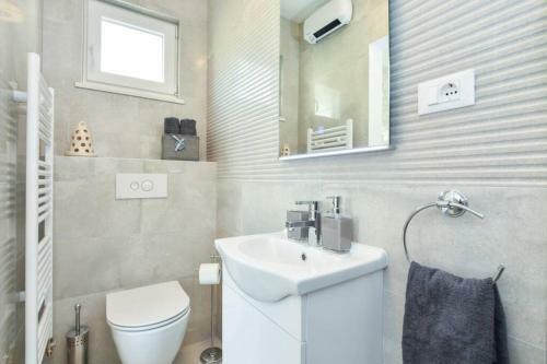 Villa Annie - Holiday Home With A Private Pool
