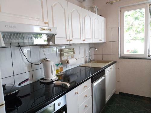 Beautiful Apartment Duska On The Beach