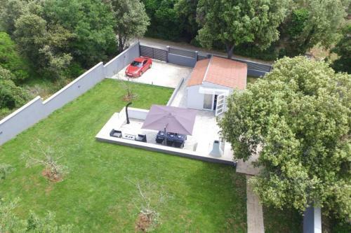 Apartment In Park Forest Soline Near The Sea