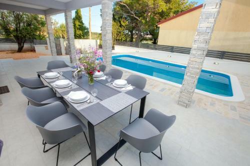 Hostal Villa Lesinger
