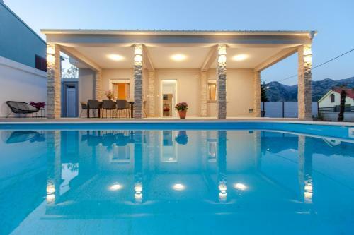 Hostal Villa Lesinger