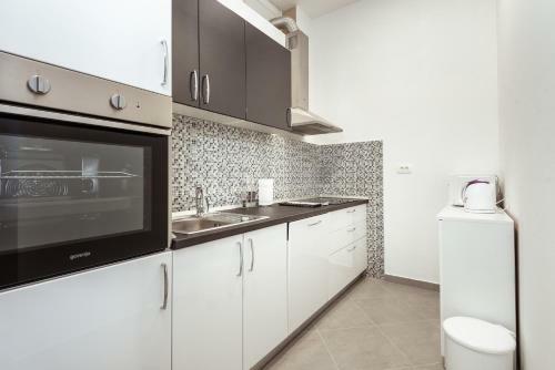 Marinus Apartments