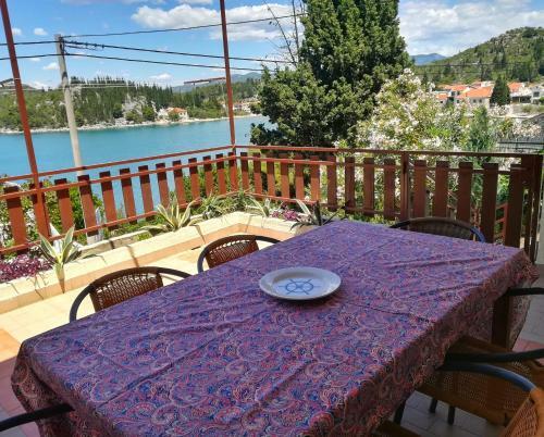 Apartamento Two Bedroom Seaside Home In Quiet Village