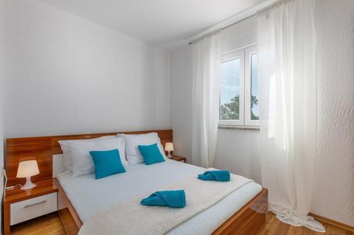 Apartment In Dramalj 5715