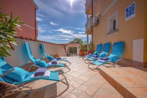 Apartment In Dramalj 5715