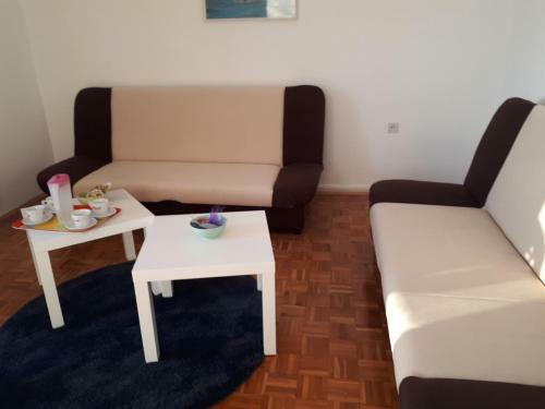 Apartmani Nevi