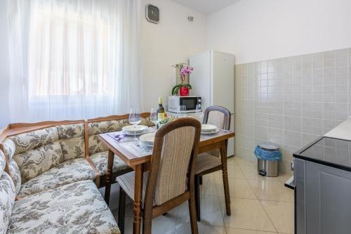 Apartments Brana