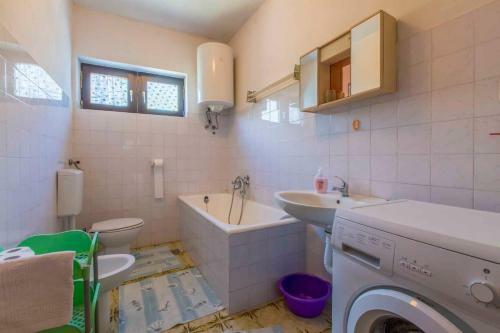Apartment In Dramalj 39453