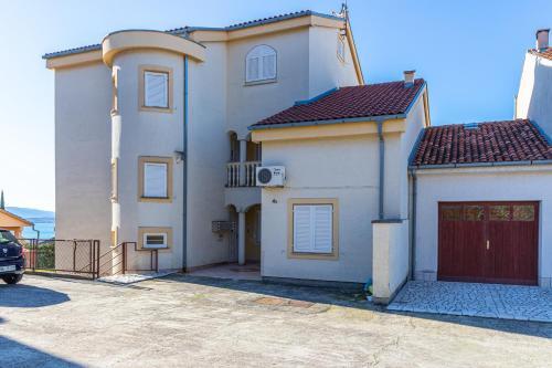 Apartment In Dramalj 41606