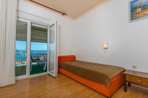 Apartments In Dramalj 41601