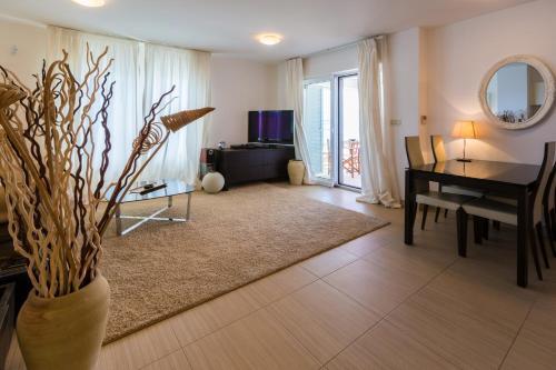 Apartments In Dramalj 41208