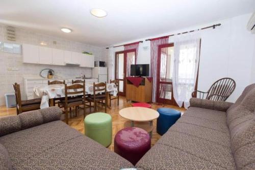 Apartments In Dramalj 41212