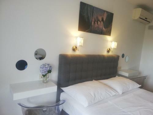 Hostal Rooms And Apartments Riviera