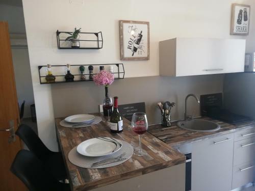 Hostal Rooms And Apartments Riviera