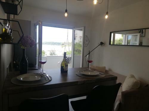 Hostal Rooms And Apartments Riviera