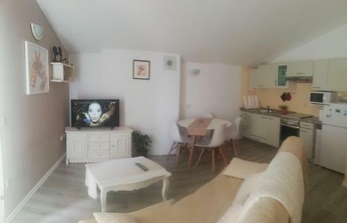 Hostal Rooms And Apartments Riviera