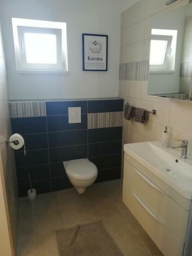 Hostal Rooms And Apartments Riviera