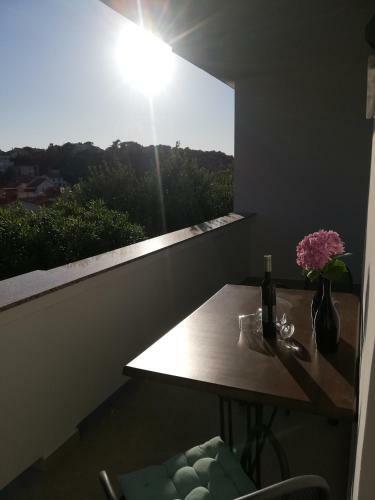 Hostal Rooms And Apartments Riviera