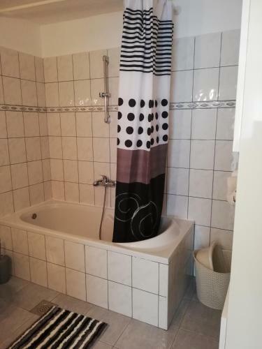 Hostal Rooms And Apartments Riviera