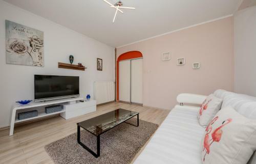 Apartments Luka