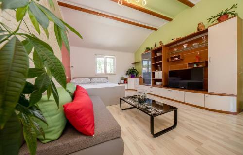 Apartments Luka