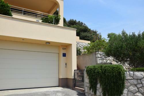 Apartamentos Charming Villa Rab