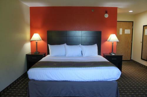 Hotel Americinn West Burlington