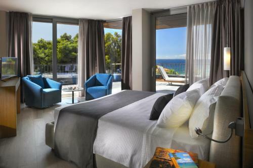 Blue Dolphin Hotel