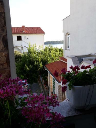 Hostal Apartmans And Rooms Petra