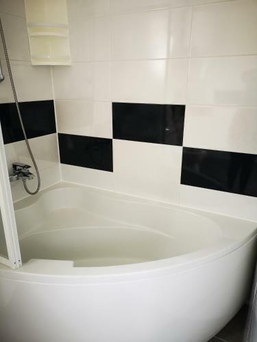 Apartmani "sandro" Gonar