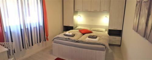 Apartmani "sandro" Gonar