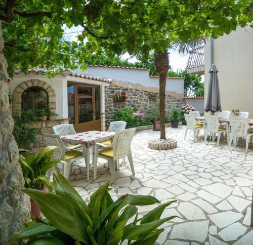 Apartments With A Parking Space Rab - 14120