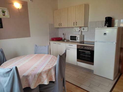 Apartment Arba 1 S Bazenom