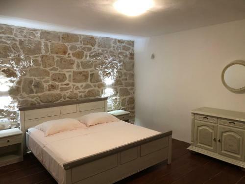 Hostal Holiday House Pantov?ak