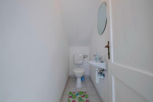 Hostal Holiday House Pantov?ak