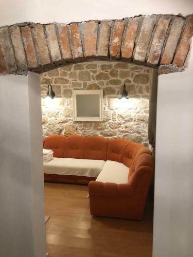 Hostal Holiday House Pantov?ak