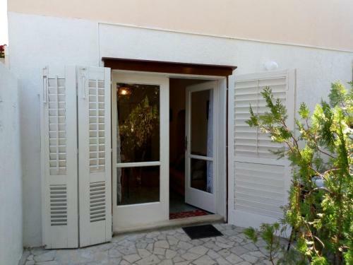 Apartments Suha Punta - Crnic