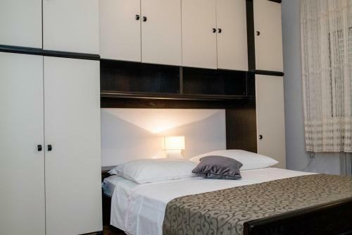 Apartments Dionis