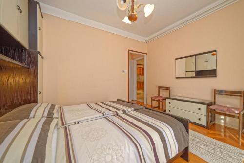 Apartments With A Parking Space Palit, Rab - 4970