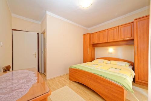 Apartments With A Parking Space Palit, Rab - 4970
