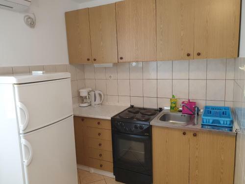 Apartmani I Sobe Jusi?