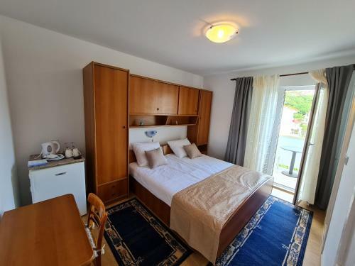 Apartmani I Sobe Jusi?