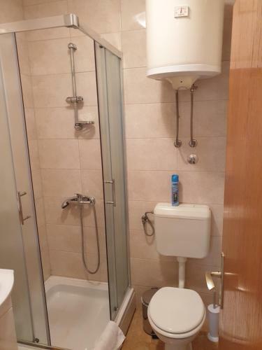 Apartmani I Sobe Jusi?