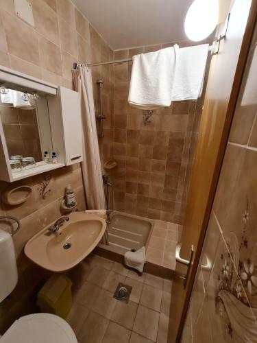 Apartmani I Sobe Jusi?