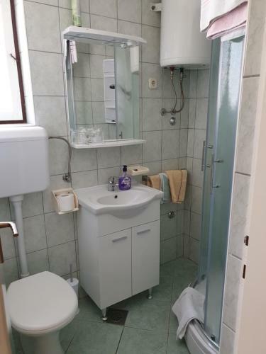 Apartmani I Sobe Jusi?
