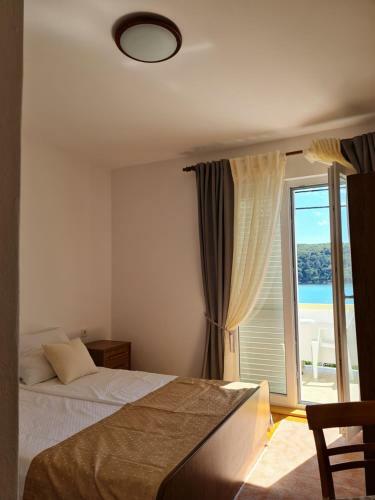 Apartmani I Sobe Jusi?
